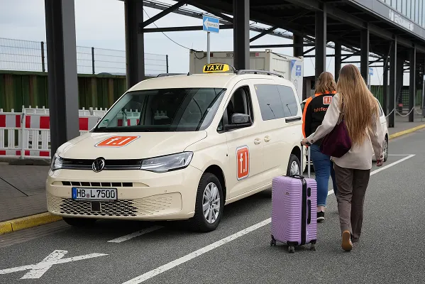 Hilfsbereiter Taxifahrer